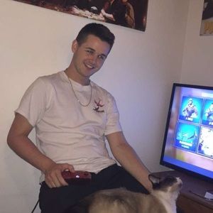 Meet your Posher, Devan